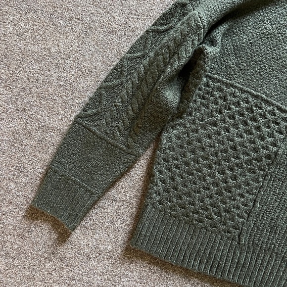 American Eagle Outfitters Mock Neck Green Cable Knit Long Sleeve Sweater Mens S - Picture 3 of 12